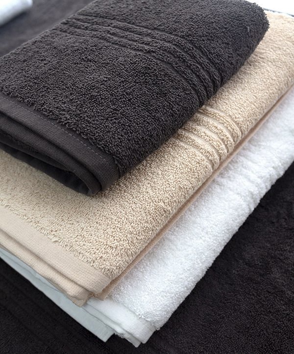 Nortex snag free bath towel 440gsm (white) - Image 3