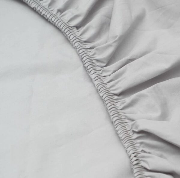 200 Thread Count 100% cotton percale fitted sheet (3/4) - Image 4